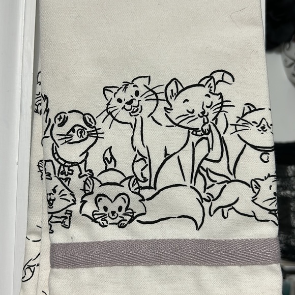 Set of 2 kitchen towels. DISNEY CATS! Ivory color - Picture 2 of 5